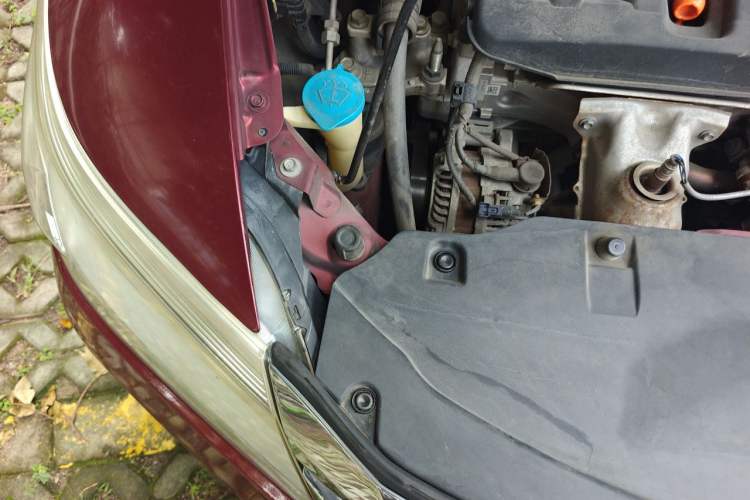 Used Honda Crider 2013 1.8L automatic luxury edition Engine Bay Right