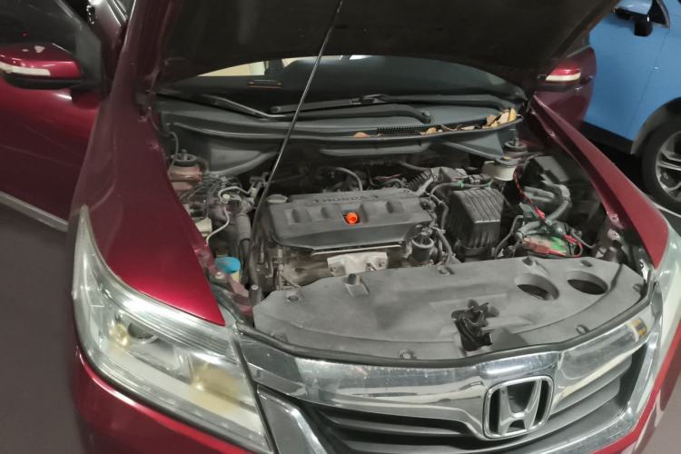Used Honda Crider 2013 1.8L automatic luxury edition Engine Bay Right