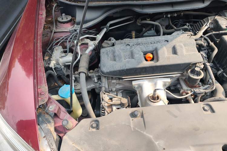 Used Honda Crider 2013 1.8L automatic luxury edition Engine Bay Right