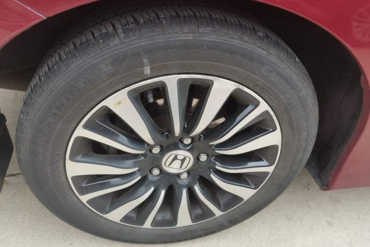 Used Honda Crider 2013 1.8L automatic luxury edition Exterior 5