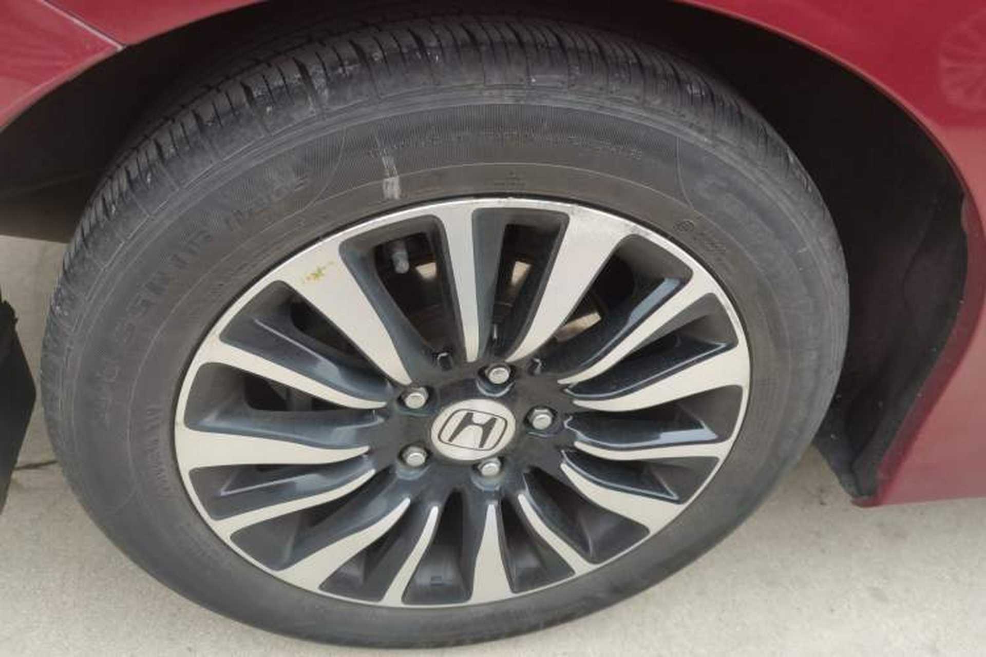 Used Honda Crider 2013 1.8L automatic luxury edition Exterior 5