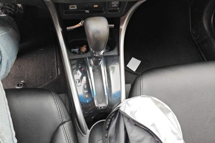 Used Honda Crider 2013 1.8L automatic luxury edition Gear Lever