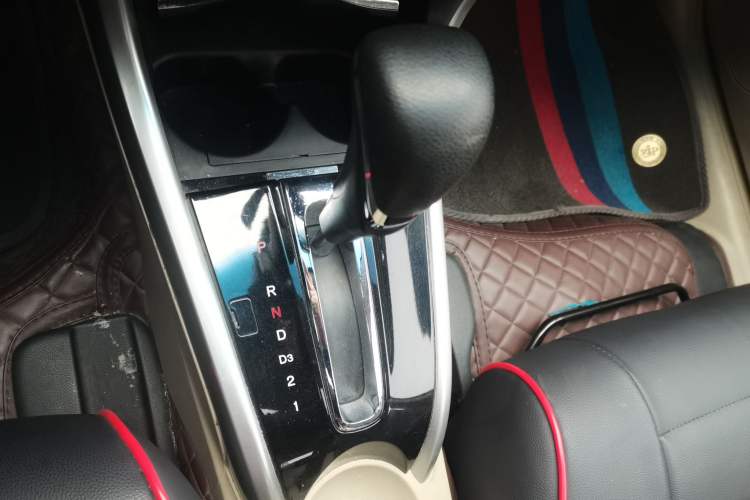 Used Honda Crider 2013 1.8L automatic luxury edition Gear Lever