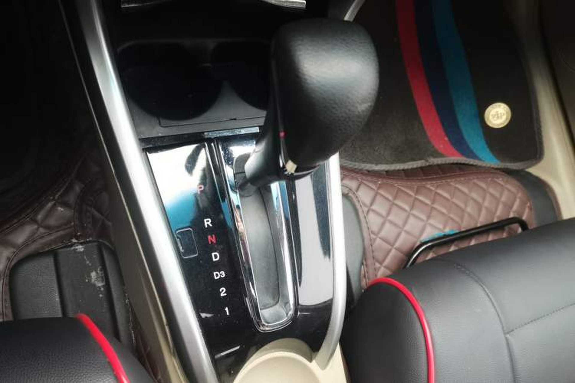 Used Honda Crider 2013 1.8L automatic luxury edition Gear Lever