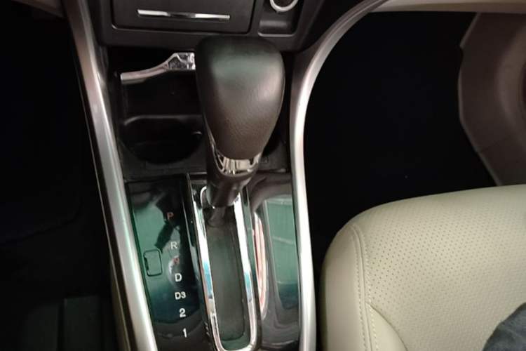 Used Honda Crider 2013 1.8L automatic comfort version Gear Lever