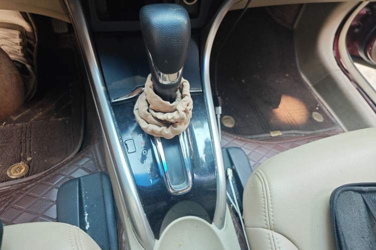 Used Honda Crider 2013 1.8L automatic comfort version Gear Lever