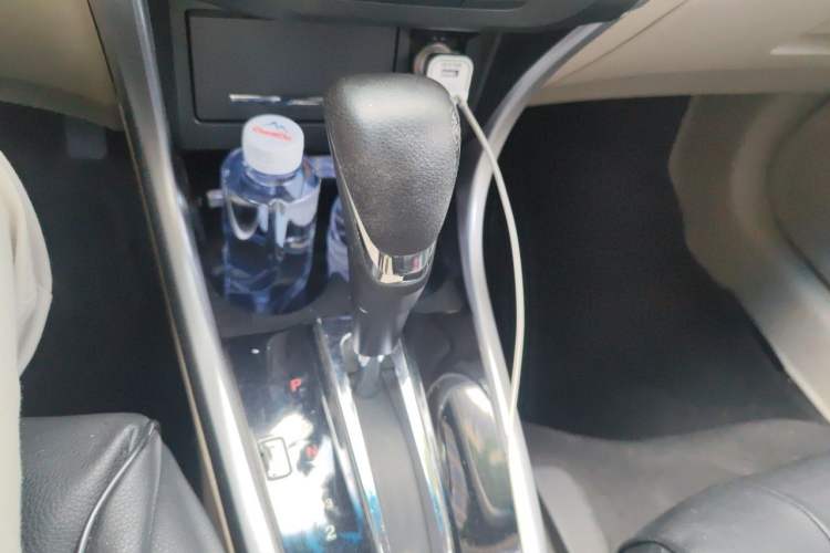 Used Honda Crider 2013 1.8L automatic luxury edition Gear Lever