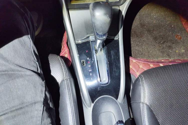Used Honda Crider 2013 1.8L automatic comfort version Gear Lever