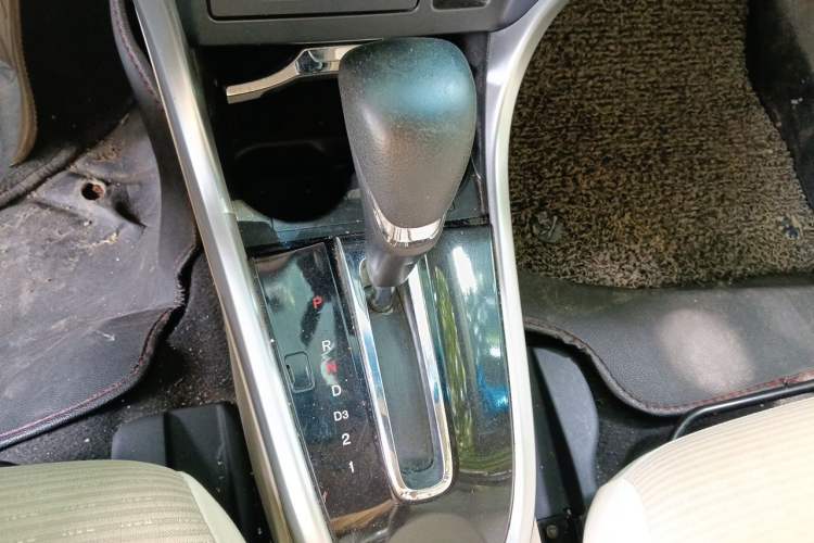 Used Honda Crider 2013 1.8L automatic comfort version Gear Lever