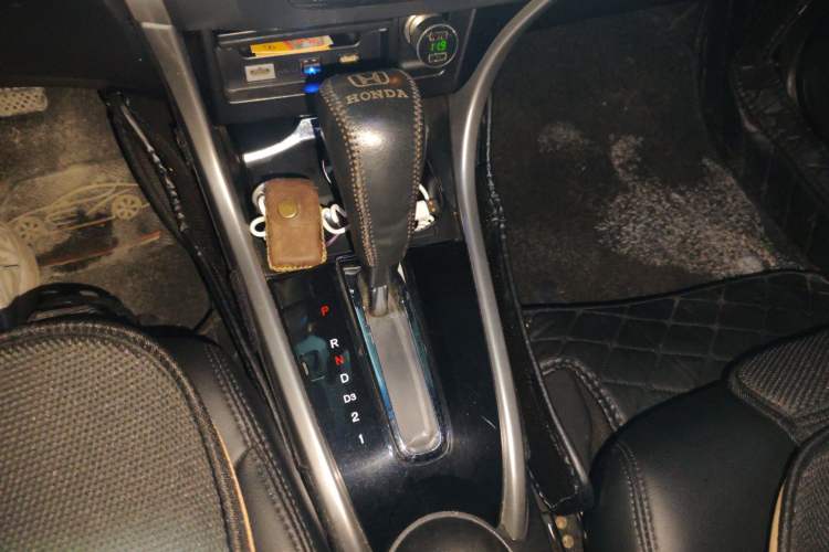 Used Honda Crider 2013 1.8L automatic luxury edition Gear Lever