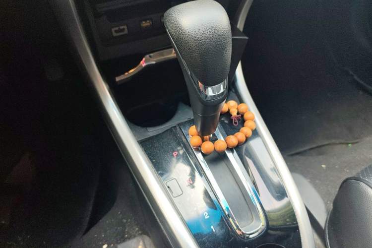 Used Honda Crider 2013 1.8L automatic luxury edition Gear Lever