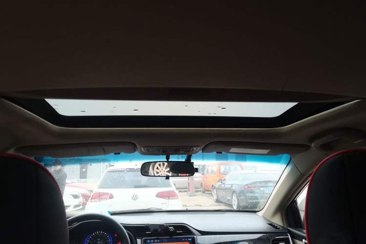Used Honda Crider 2013 1.8L automatic luxury edition Headliner