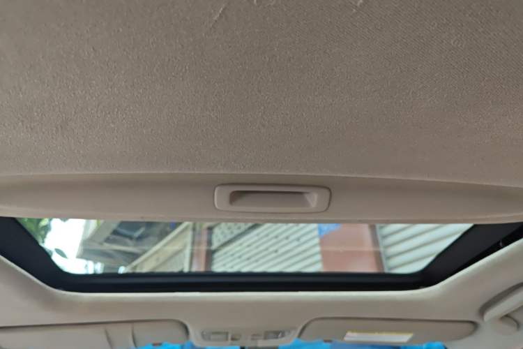 Used Honda Crider 2013 1.8L automatic luxury edition Headliner