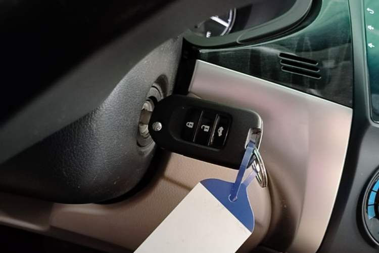 Used Honda Crider 2013 1.8L automatic comfort version Interior 1
