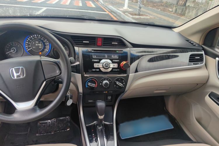 Used Honda Crider 2013 1.8L automatic comfort version Interior 2