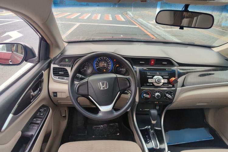 Used Honda Crider 2013 1.8L automatic comfort version Interior 3