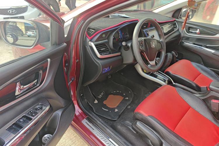 Used Honda Crider 2013 1.8L automatic luxury edition Interior 3