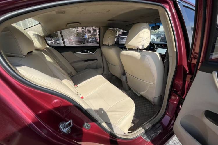 Used Honda Crider 2013 1.8L automatic luxury edition Interior 5