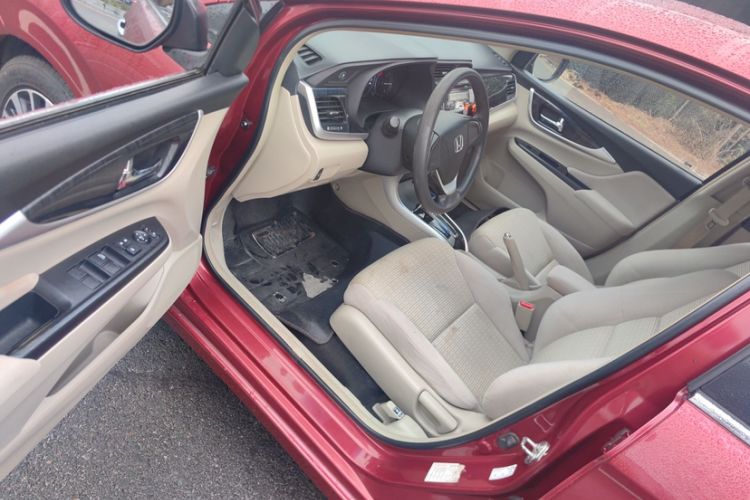 Used Honda Crider 2013 1.8L automatic comfort version Interior 6