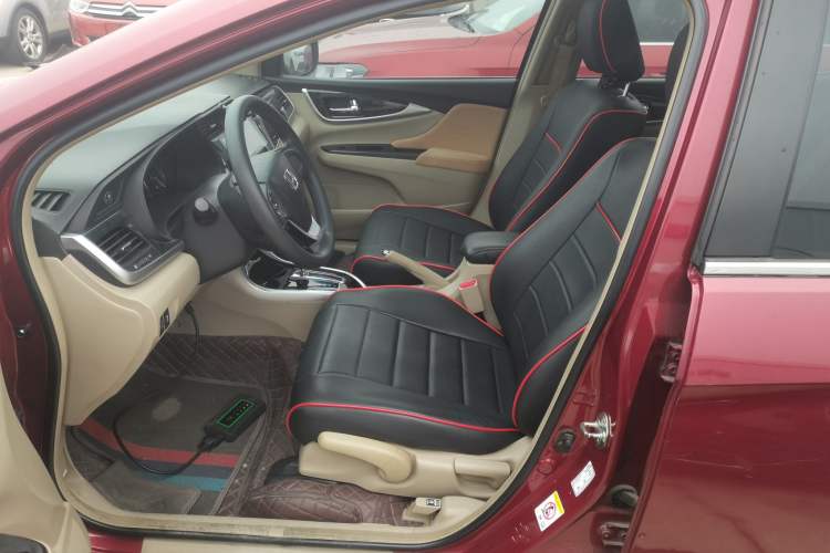 Used Honda Crider 2013 1.8L automatic luxury edition Left Front Seat