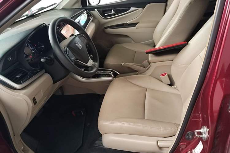 Used Honda Crider 2013 1.8L automatic comfort version Left Front Seat