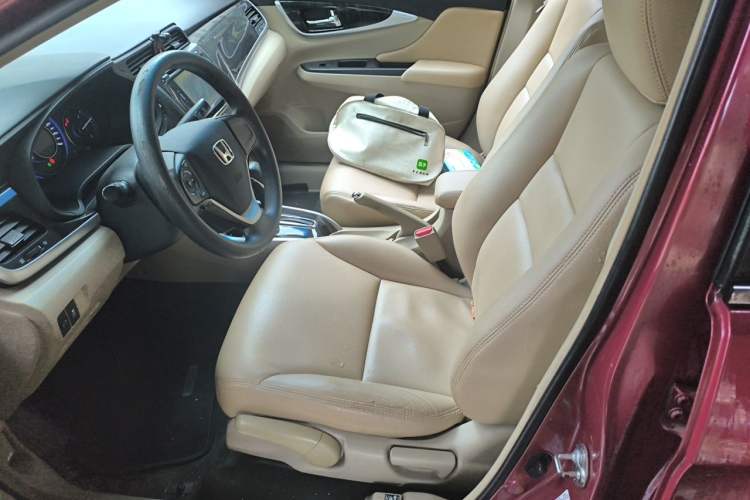 Used Honda Crider 2013 1.8L automatic luxury edition Left Front Seat