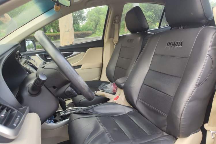 Used Honda Crider 2013 1.8L automatic luxury edition Left Front Seat