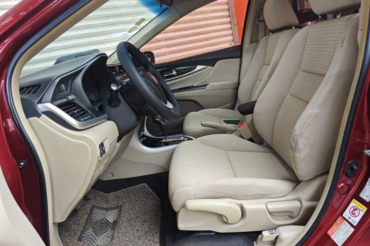 Used Honda Crider 2013 1.8L automatic luxury edition Left Front Seat