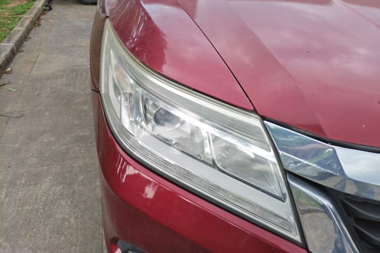Used Honda Crider 2013 1.8L automatic luxury edition Right Front Headlight