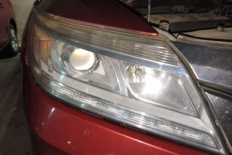 Used Honda Crider 2013 1.8L automatic comfort version Right Front Headlight