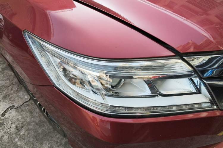Used Honda Crider 2013 1.8L automatic luxury edition Right Front Headlight