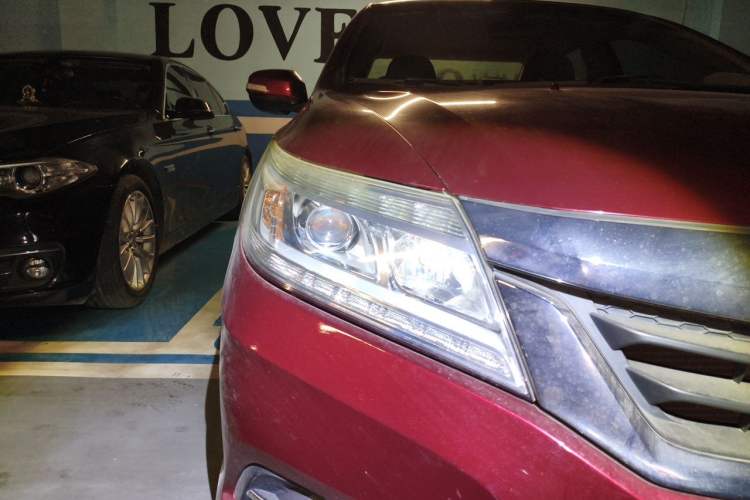 Used Honda Crider 2013 1.8L automatic comfort version Right Front Headlight