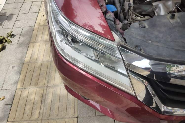 Used Honda Crider 2013 1.8L automatic luxury edition Right Front Headlight