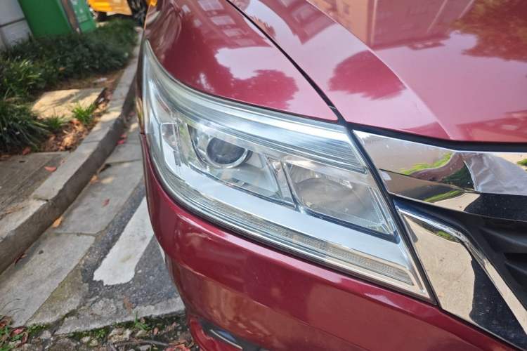 Used Honda Crider 2013 1.8L automatic comfort version Right Front Headlight