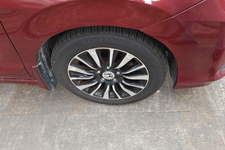 Used Honda Crider 2013 1.8L automatic luxury edition Right Front Wheel Hub