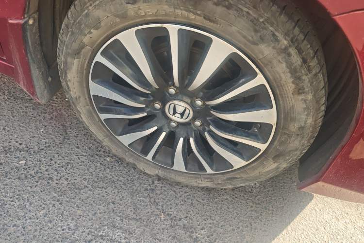 Used Honda Crider 2013 1.8L automatic luxury edition Right Front Wheel Hub