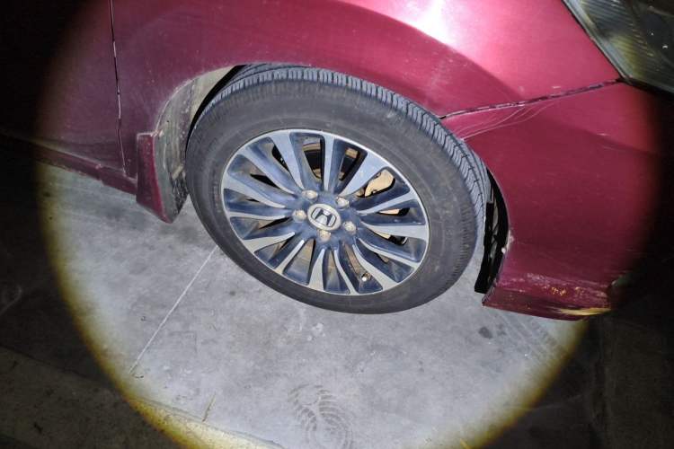Used Honda Crider 2013 1.8L automatic comfort version Right Front Wheel Hub