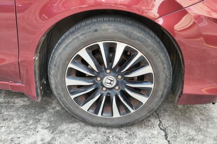 Used Honda Crider 2013 1.8L automatic luxury edition Right Front Wheel Hub