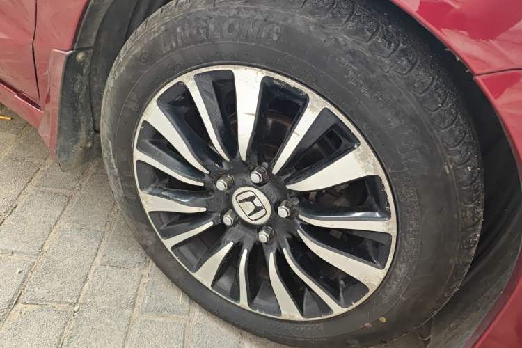 Used Honda Crider 2013 1.8L automatic luxury edition Right Front Wheel Hub