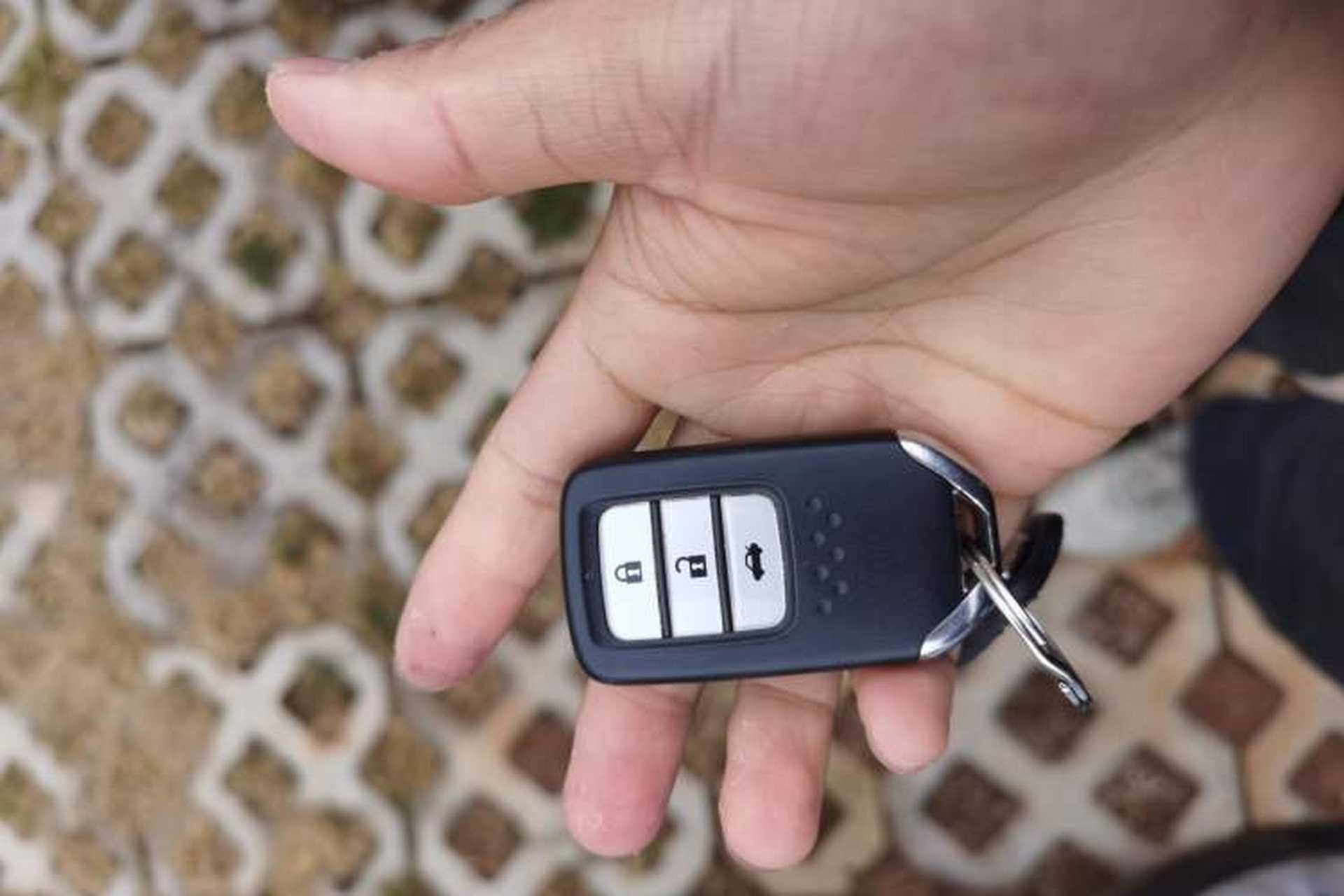 Used Honda Crider 2013 1.8L automatic luxury edition Vehicle Key
