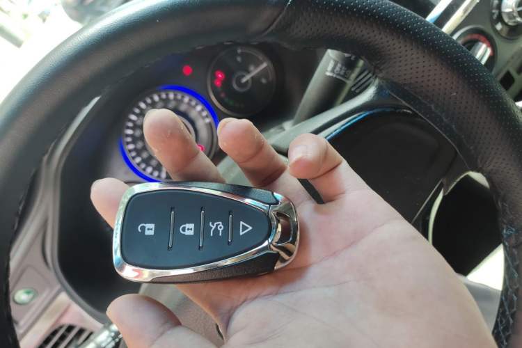 Used Honda Crider 2013 1.8L automatic luxury edition Vehicle Key