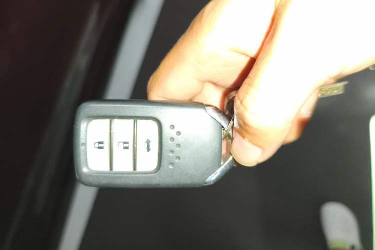 Used Honda Crider 2013 1.8L automatic luxury edition Vehicle Key