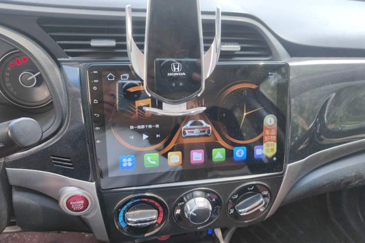 Used Honda Crider 2013 1.8L automatic luxury edition Audio And AC Panel