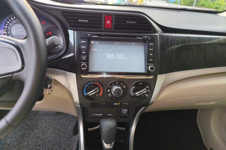 Used Honda Crider 2013 1.8L automatic comfort version Audio And AC Panel