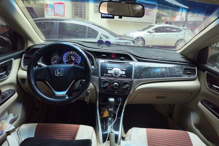 Used Honda Crider 2013 1.8L automatic comfort version Center Console
