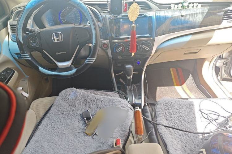 Used Honda Crider 2013 1.8L automatic luxury edition Center Console
