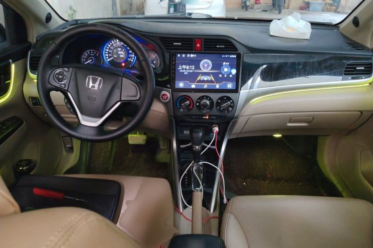 Used Honda Crider 2013 1.8L automatic luxury edition Center Console