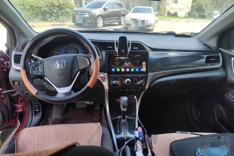 Used Honda Crider 2013 1.8L automatic luxury edition Center Console