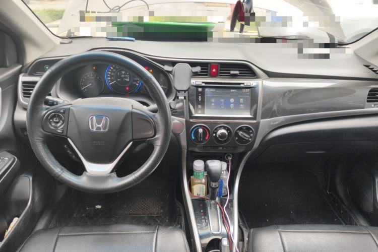 Used Honda Crider 2013 1.8L automatic luxury edition Center Console