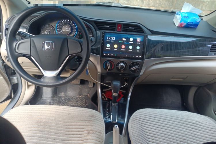 Used Honda Crider 2013 1.8L automatic comfort version Center Console